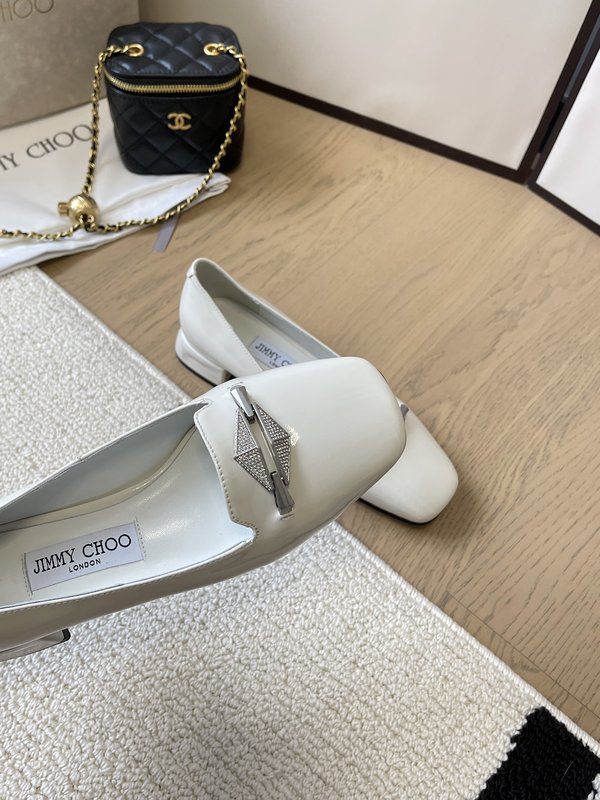 Jimmy Choo 양가죽 플라워 장식 뾰족코 플랫 슈 001-171687