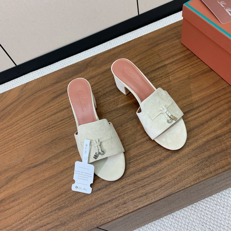로로피아나 양피 미들힐 슬리퍼 001-172092