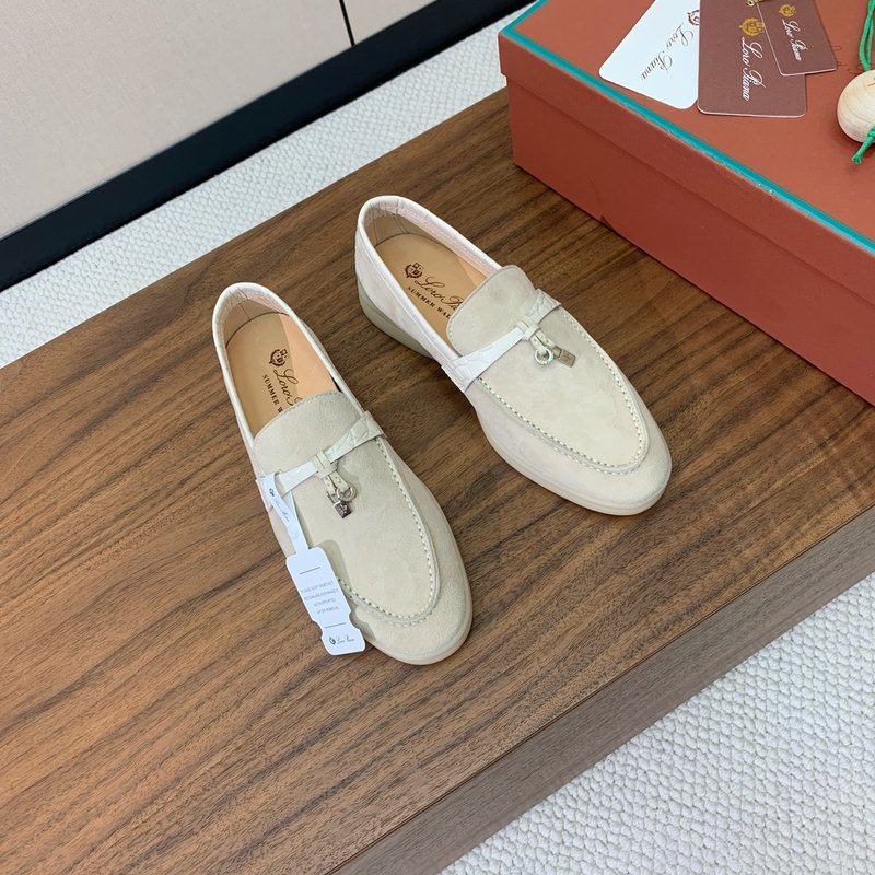 로로피아나 스파이딩 스웨이드 로퍼 001-172242