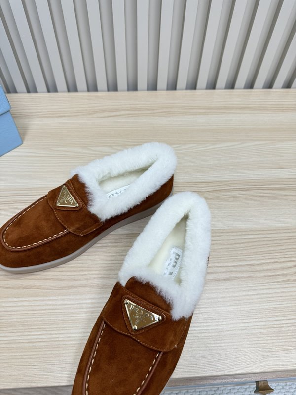 프라다 가을 겨울 울 칼라 로퍼 001-172282