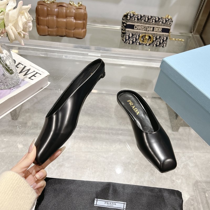 프라다 스퀘어 토 굽 높은 샌들 001-172383