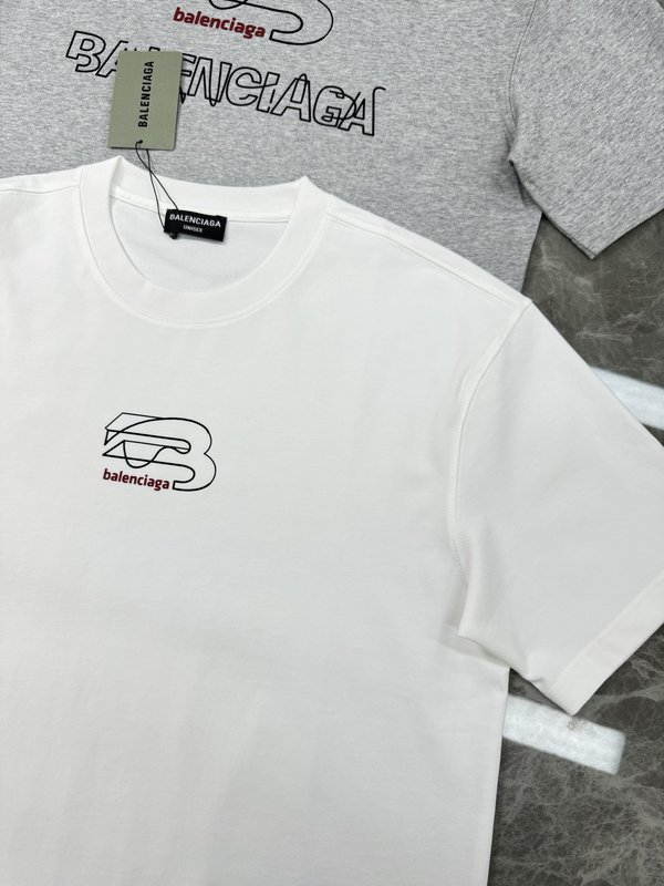 발렌시아가 라운드넥 더블 그래픽 코튼 티셔츠 001-173139