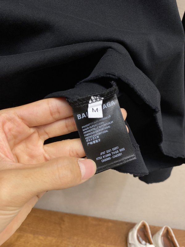 발렌시아가 칠석 한정 하트 자수 긴팔 티셔츠 001-173272