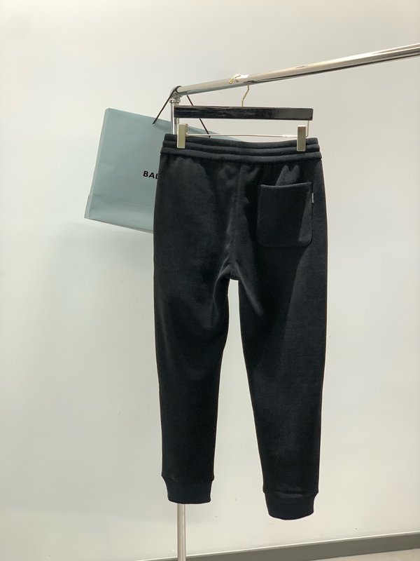 발렌시아가 겨울 자수 로고 캐주얼 팬츠 001-173308