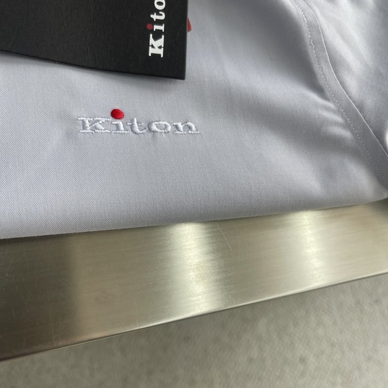 Kiton 남성 면 소재 자수 칼라 긴팔 셔츠 001-173876