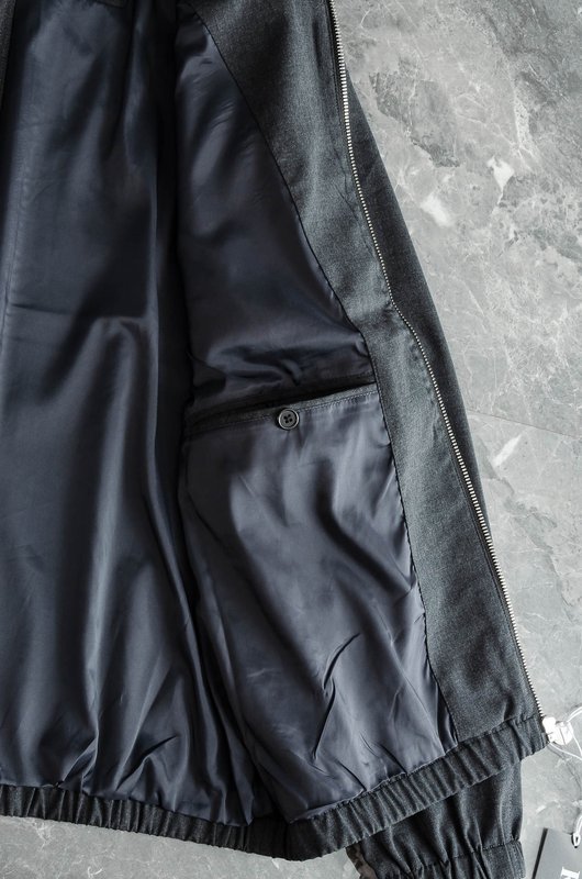 Kiton 남성 캐주얼 스포츠 세트 재킷 및 바지 001-174010