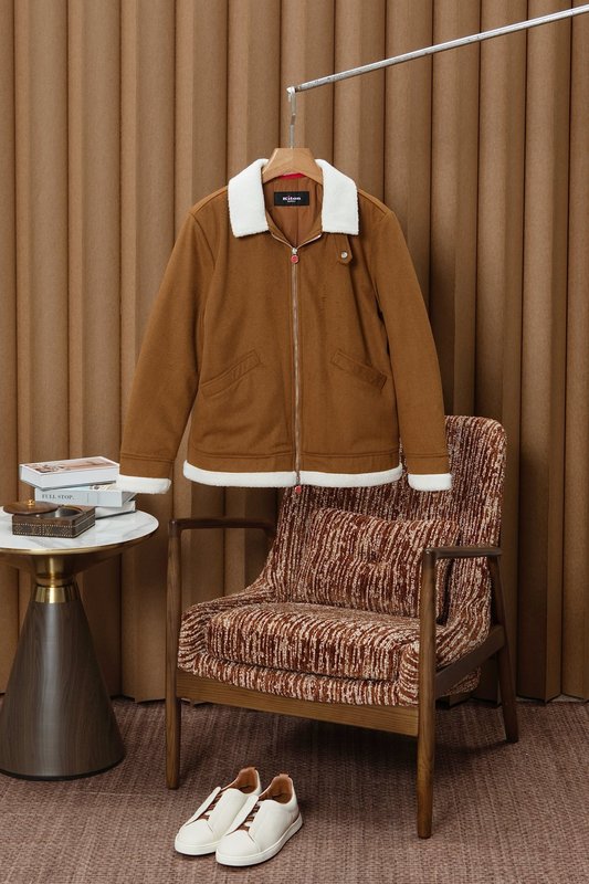 Kiton 남성 울 혼방 캐시미어 셔츠 칼라 패딩 자켓 001-174044