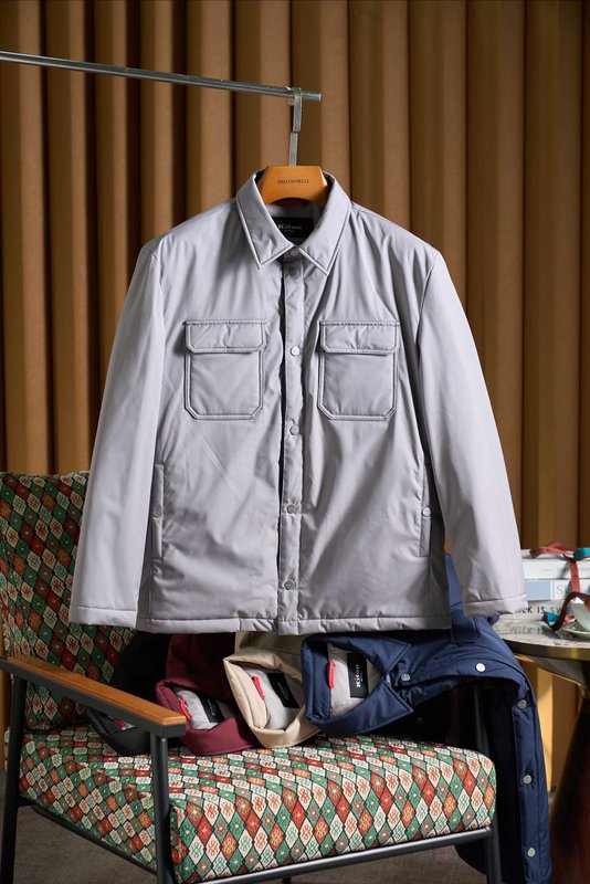Kiton 남성용 경량 보온 패딩 재킷 001-174050