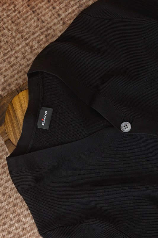 Kiton 남성 V 넥 코튼 카디건 니트 001-174053