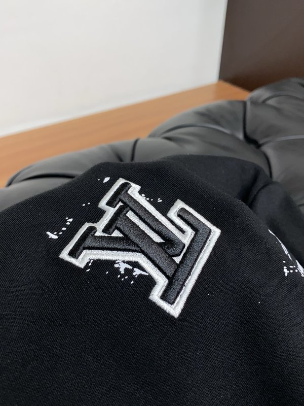 루이비통 남성 라운드넥 긴팔 티셔츠 001-174067