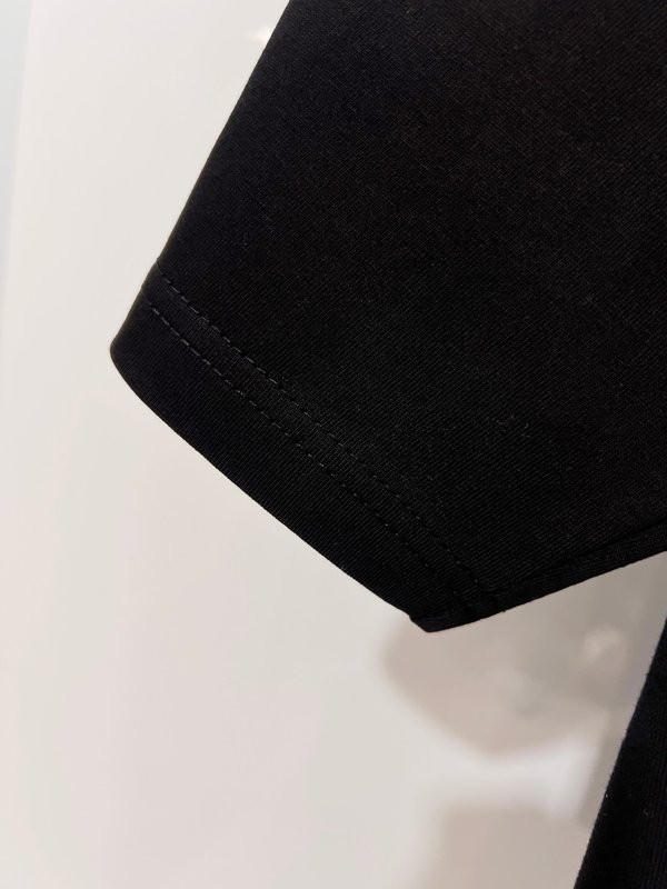 루이비통 면 라운드넥 반팔 티셔츠 001-174428