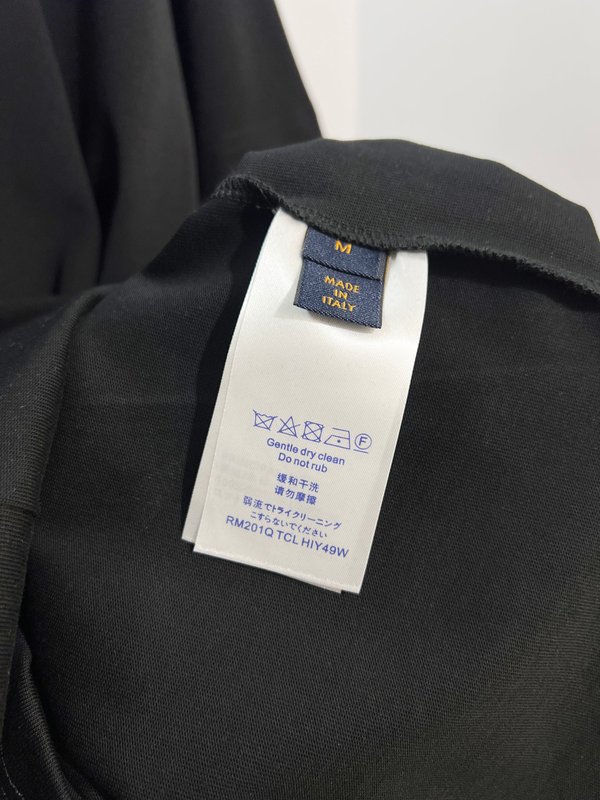 루이비통 울프 헤드 자수 라운드 티셔츠 001-174442
