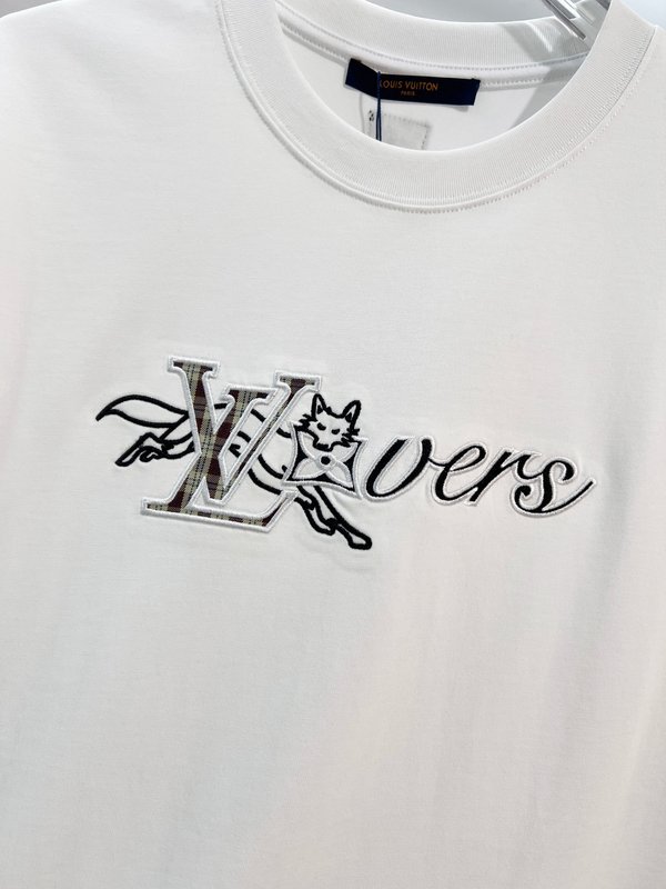 루이비통 울프 헤드 자수 라운드넥 반팔 티셔츠 001-174443