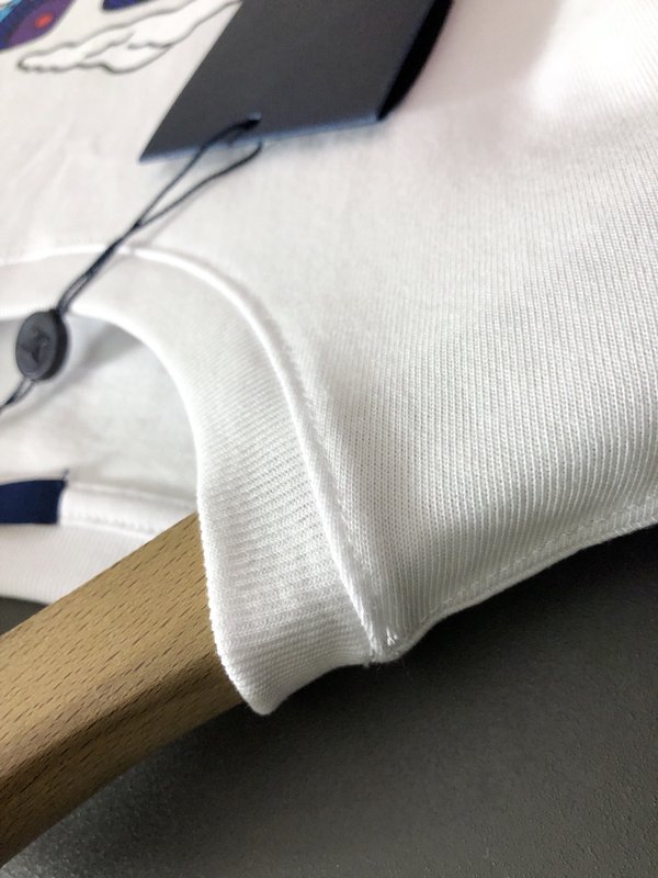 루이비통 남성 심플 반팔 티셔츠 001-174479