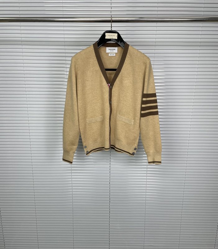 톰브라운 포스트라이프 V 넥 카디건 001-174822