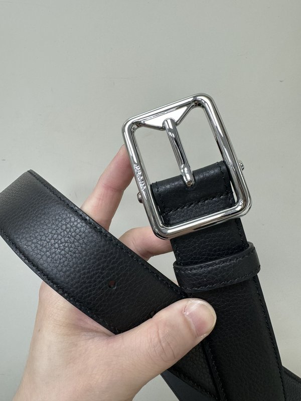 프라다 3.4cm 리치 그레인 블랙 벨트 001-176777