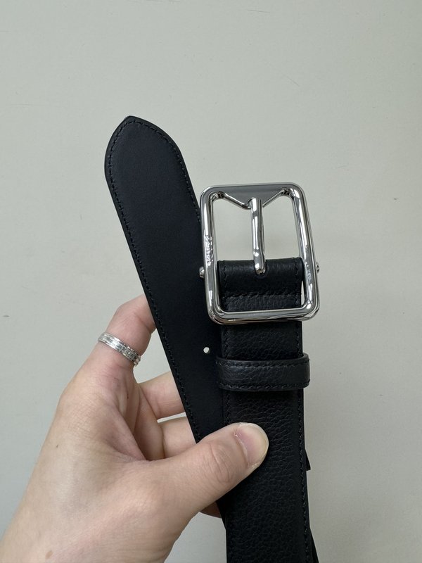 프라다 3.4cm 리치 그레인 블랙 벨트 001-176777