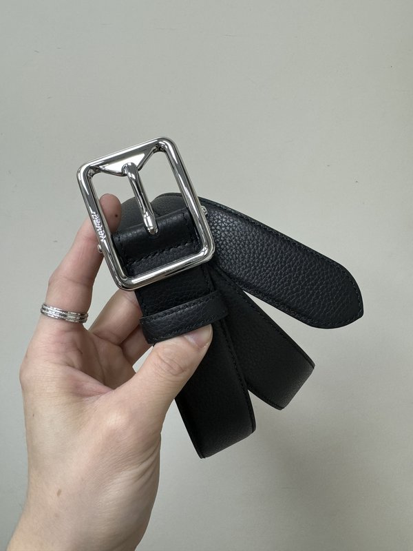 프라다 3.4cm 리치 그레인 블랙 벨트 001-176777