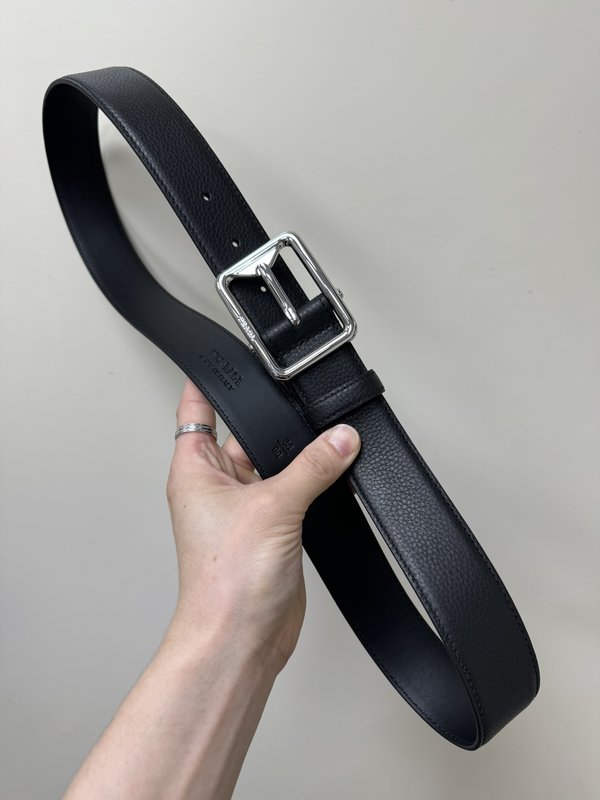 프라다 3.4cm 리치 그레인 블랙 벨트 001-176777