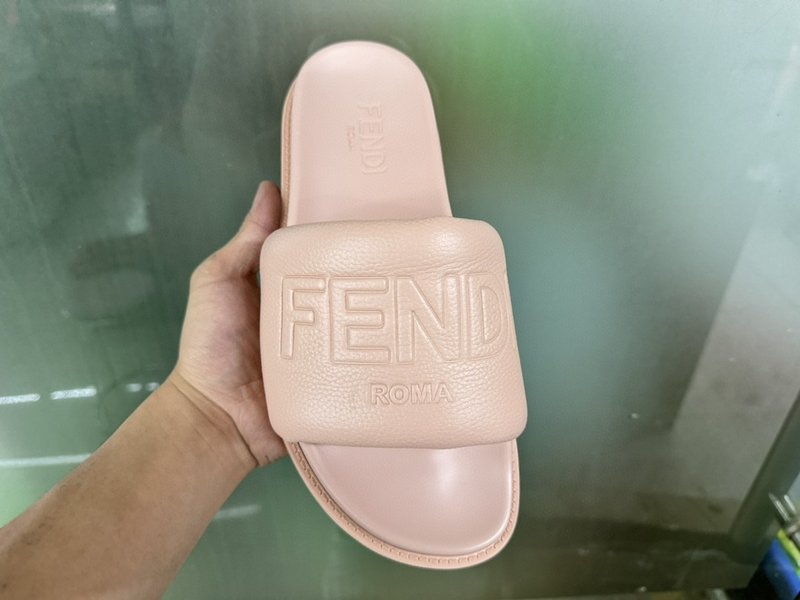 펜디 FENDI 신규 남성 슬리퍼 001-177446