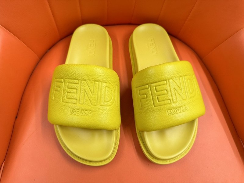 펜디 FENDI 신규 남성 슬리퍼 001-177446