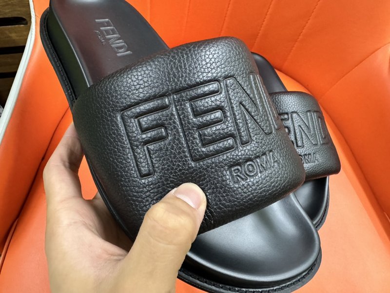 펜디 FENDI 신규 남성 슬리퍼 001-177446