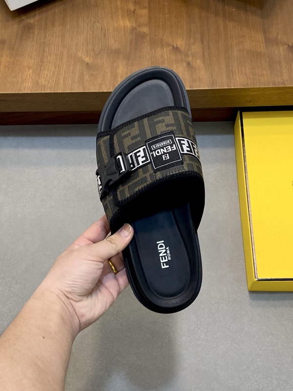 펜디 FENDI 클래식 몬스터 패턴 슬리퍼 001-177510