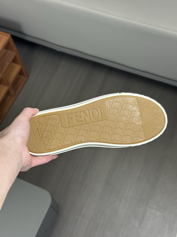 펜디 FENDI 매치 남녀용 레이싱 슈즈 001-177512