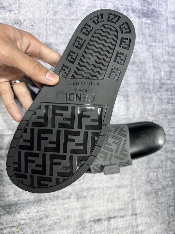 펜디 FENDI 블랙 슬리퍼 001-177518