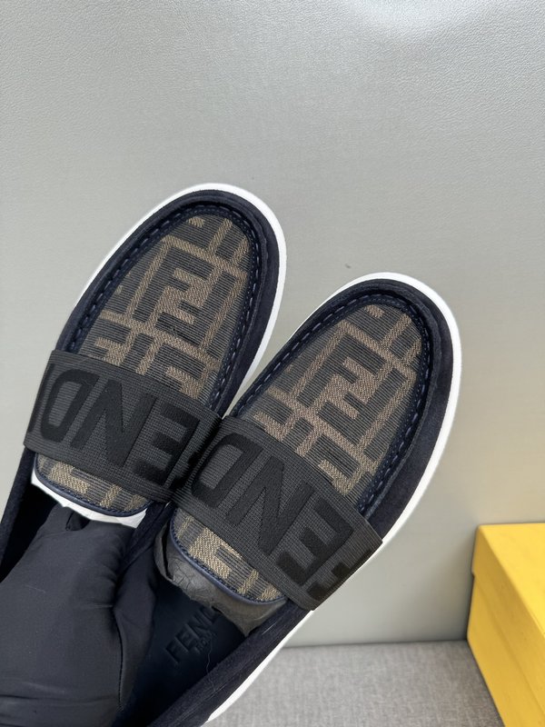 펜디 FENDI 남성 캐주얼 가죽 로퍼 001-177568
