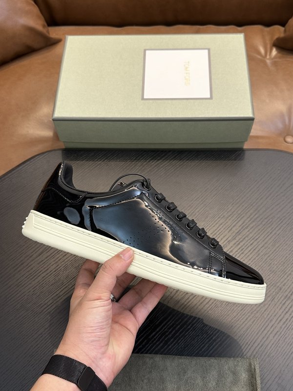 TOM FORD 가죽 로우탑 스니커즈 001-179224