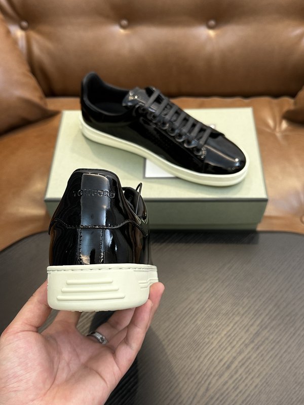TOM FORD 가죽 로우탑 스니커즈 001-179224