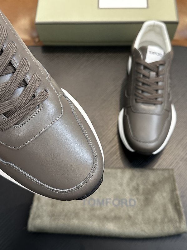 TOM FORD Cambridge 스웨이드 스니커즈 001-179247