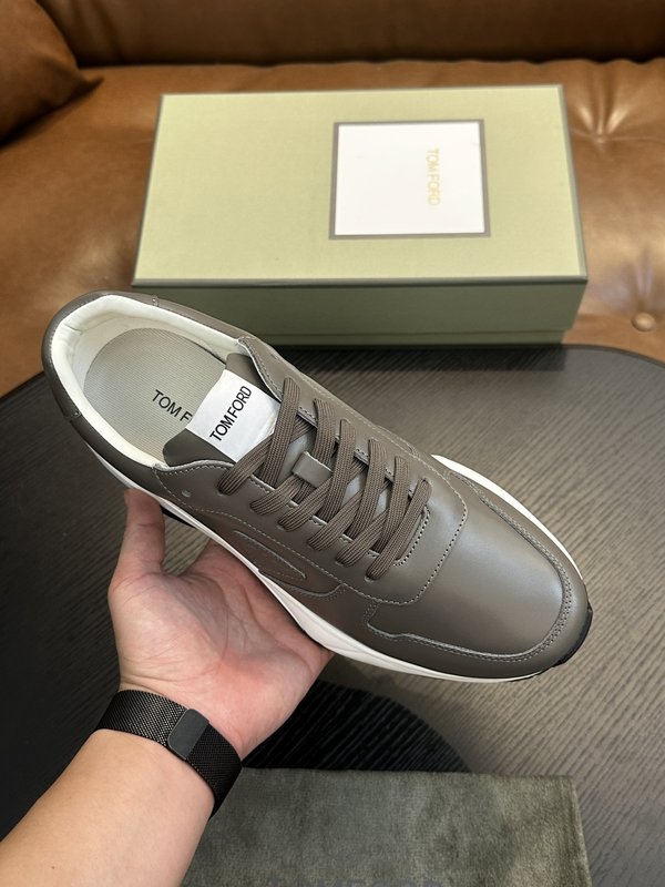 TOM FORD Cambridge 스웨이드 스니커즈 001-179247
