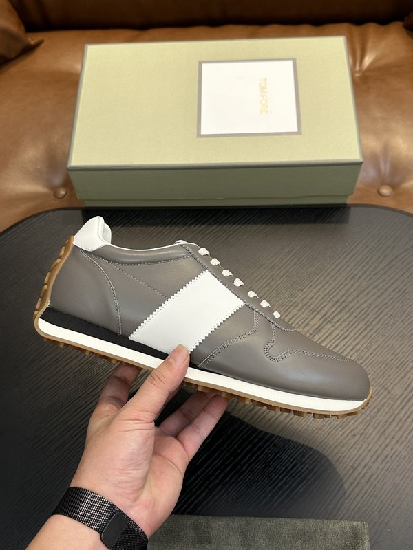 TOM FORD 가죽 로우톱 스니커즈 001-179292
