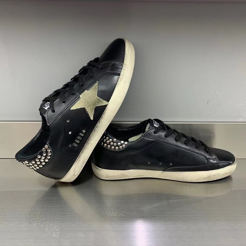 Golden Goose 클래식 스타 스니커즈 001-179365