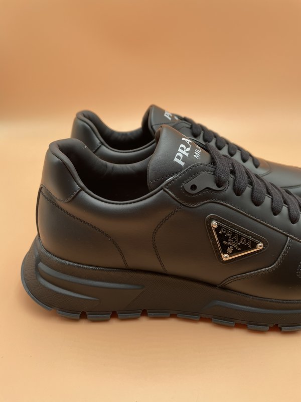 PRADA 오리지널 소 가죽 남성화 001-179515