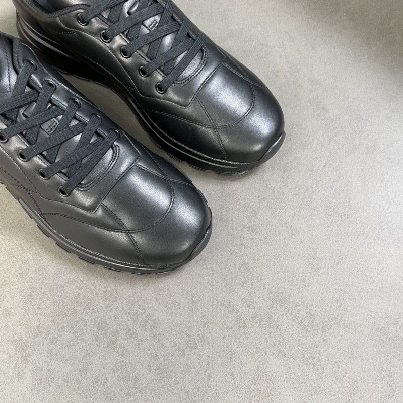 PRADA 남성 방수 원료 소가죽 운동화 001-179536