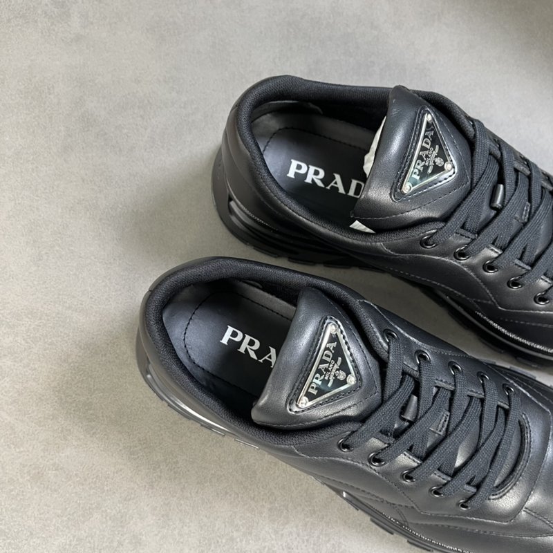 PRADA 남성 방수 원료 소가죽 운동화 001-179536