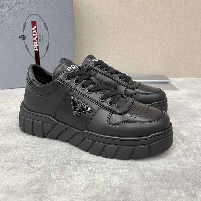 Prada 로고 플레이트 두꺼운 밑창 운동화 001-179570