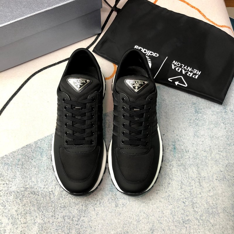 PRADA 블랙 천 소재 신발 001-179576