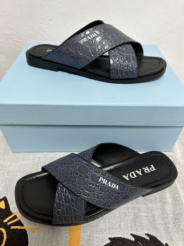 PRADA 프라다 남성 스톤 패턴 가죽 슬리퍼 001-179682
