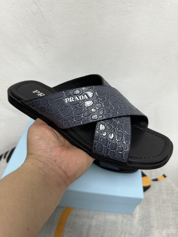 PRADA 프라다 남성 스톤 패턴 가죽 슬리퍼 001-179682
