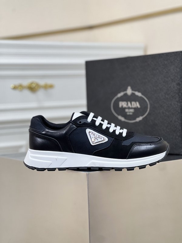 Prada 남성 캐주얼 레더 스니커즈 001-179702
