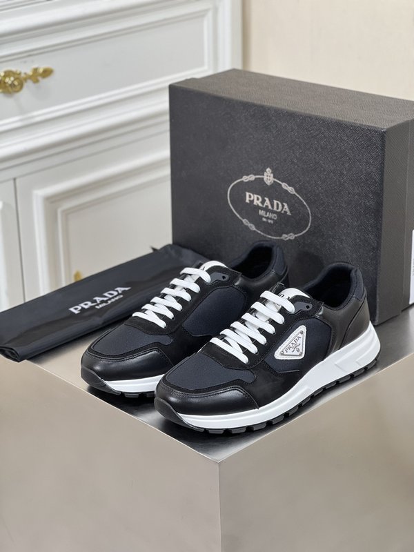 Prada 남성 캐주얼 레더 스니커즈 001-179702