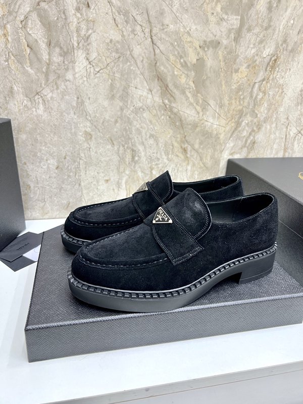 프라다 Prada 신규 스웨이드 가죽 슈즈 001-179704