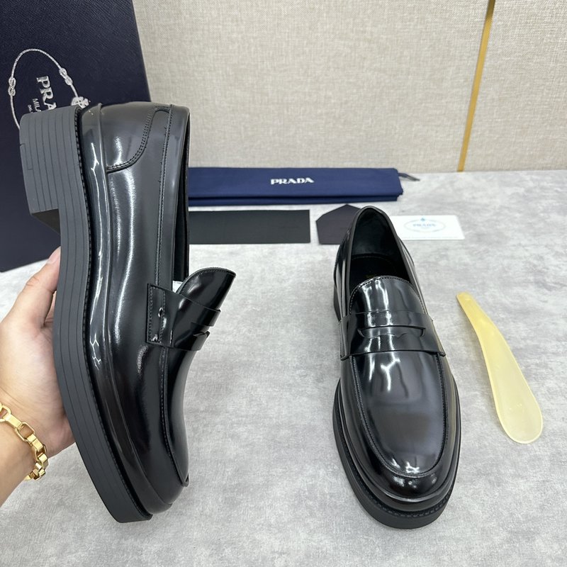 프라다 PRADA 삼각 로고 두꺼운 바닥 로퍼 001-179757