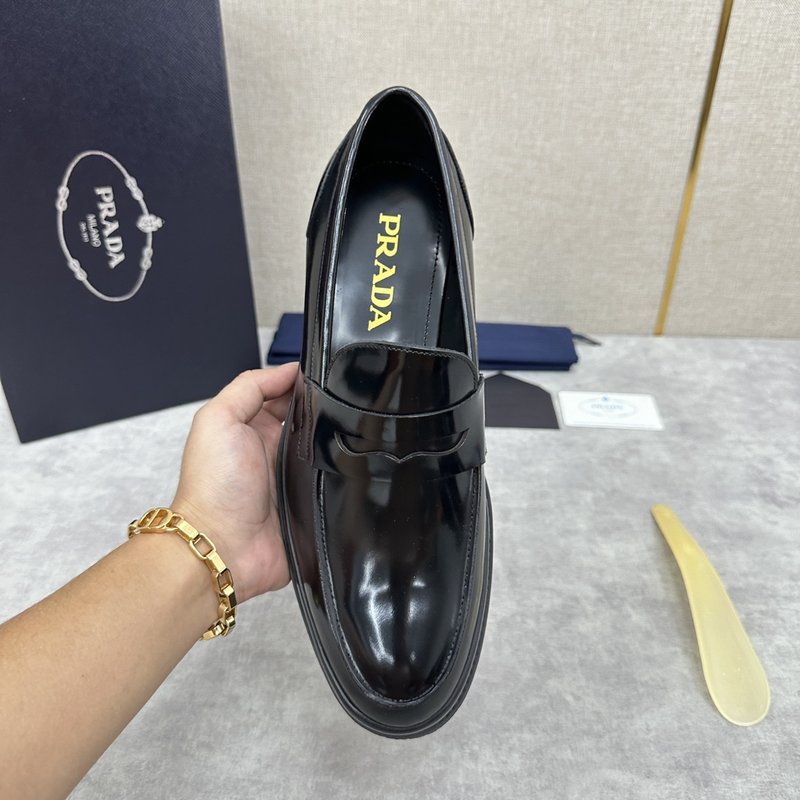 프라다 PRADA 삼각 로고 두꺼운 바닥 로퍼 001-179757