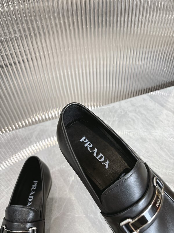 Prada 프라다 남성 수입 송아지 가죽 로퍼 001-179802