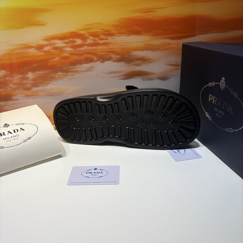 PRADA 신규 블랙 폼 라인지대 운동화 001-179855